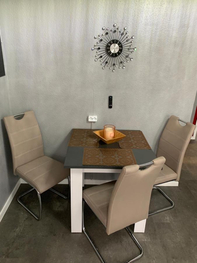 Exklusive Stadtwohnung Am Elbradweg: Best-Preis-Fewo Rathausblick 1 Fuer Max. 3 Pers. Inkl. Wlan, Prime Video & Self Check-In Wittenberge Luaran gambar